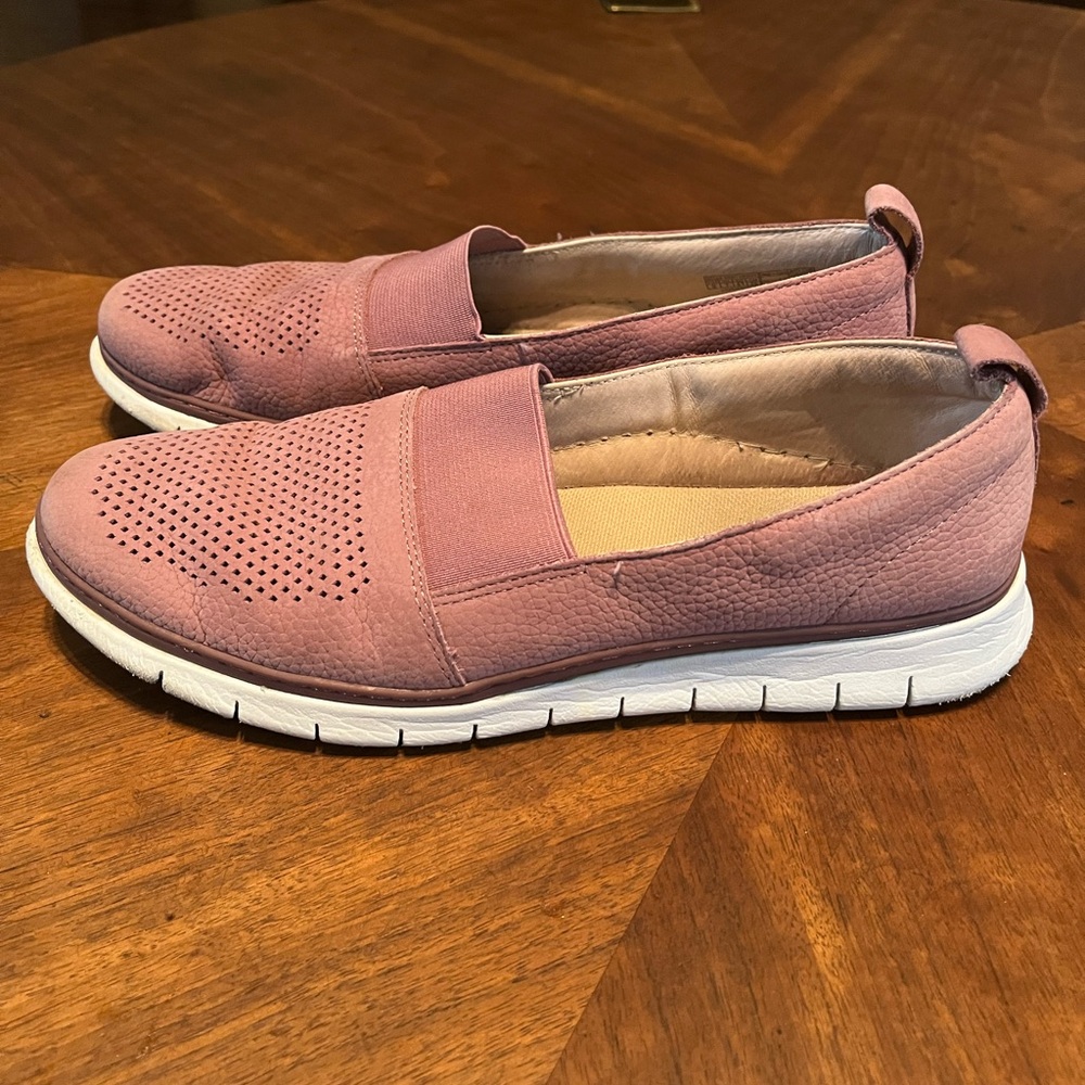 Vionic Size 9 - image 4